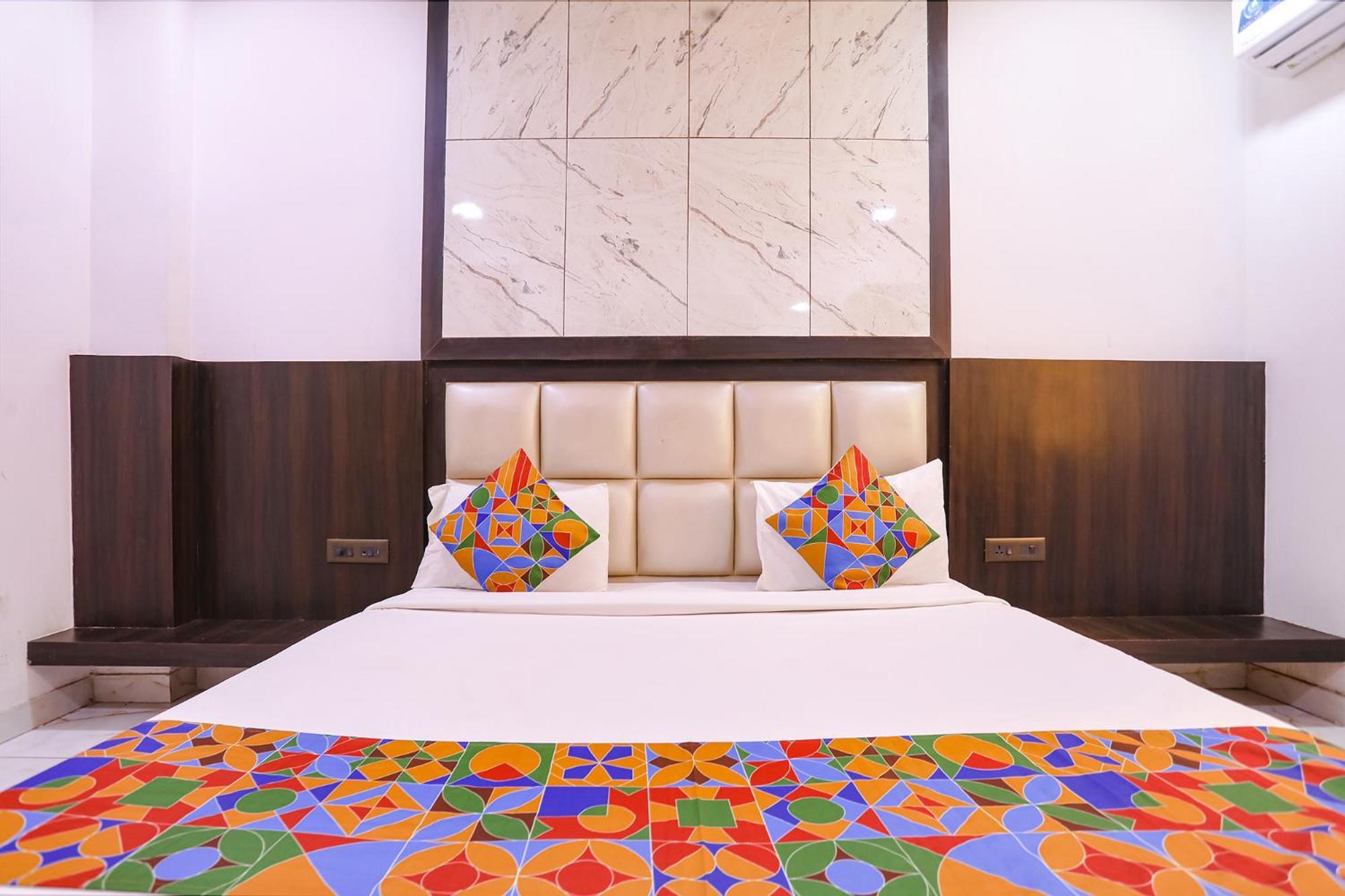 Fabhotel Grand Sparrow Tajganj Exterior photo