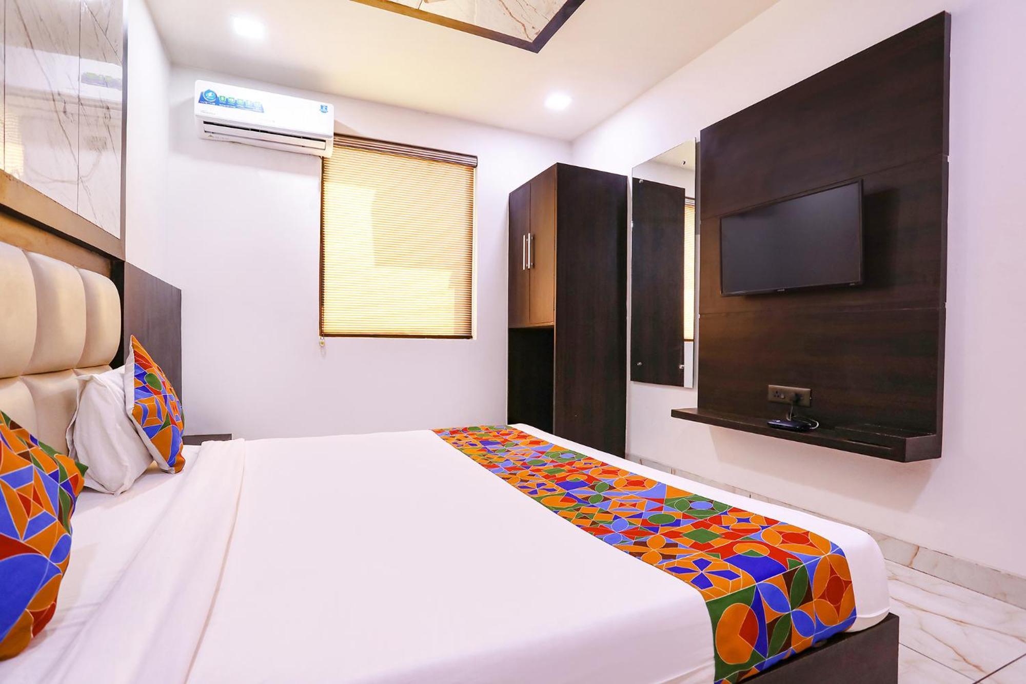 Fabhotel Grand Sparrow Tajganj Exterior photo