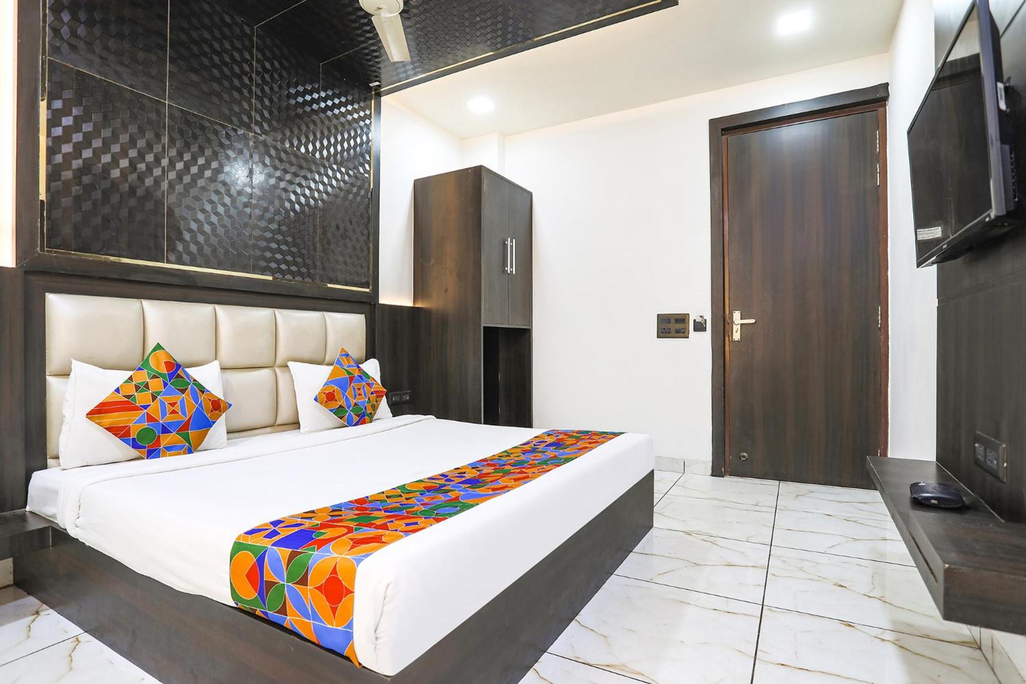 Fabhotel Grand Sparrow Tajganj Exterior photo